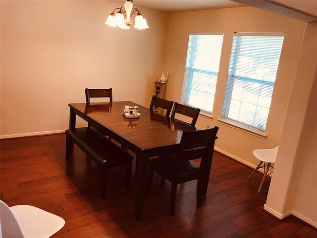 Building Photo - 2418 Slate Ridge Ln