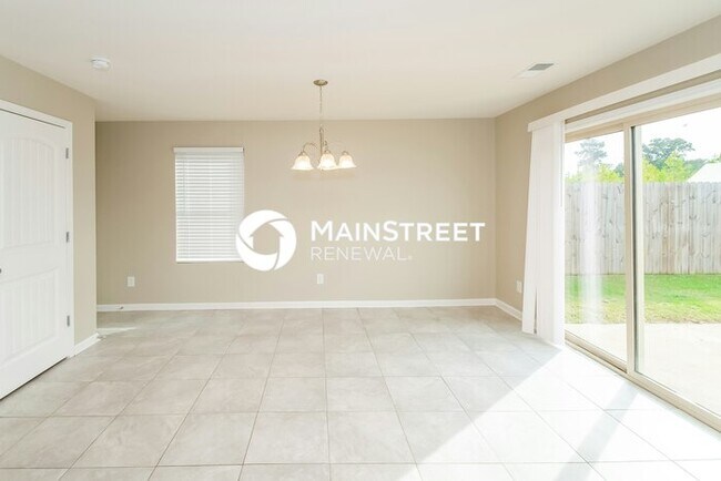 Building Photo - 4 Bedroom Pet-Friendly Home in Warrior, AL with Main Street Renewal