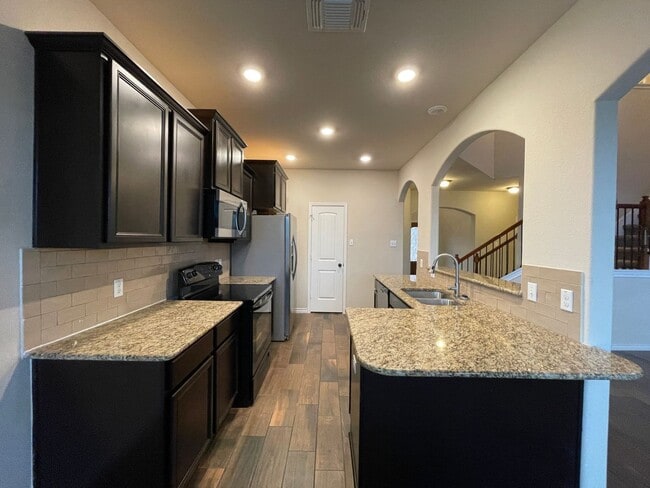 Building Photo - 3240 Valentino Dr