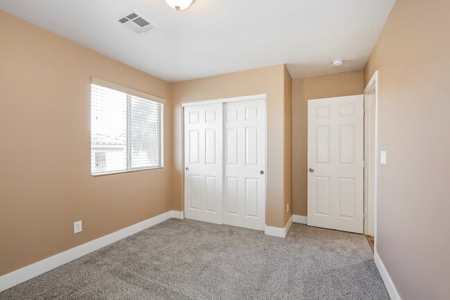 Building Photo - 8204 W Wildwood Glen Dr