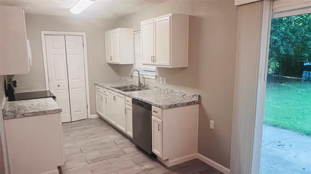 Building Photo - 909 Laguna Dr