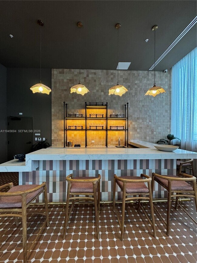 Building Photo - 11 NE 6th St