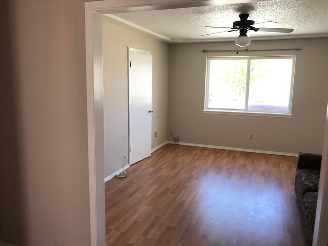 Building Photo - 10229 Ashwood Dr