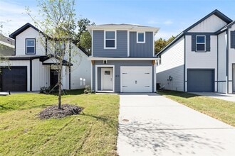 Building Photo - 7016 Vining Dr