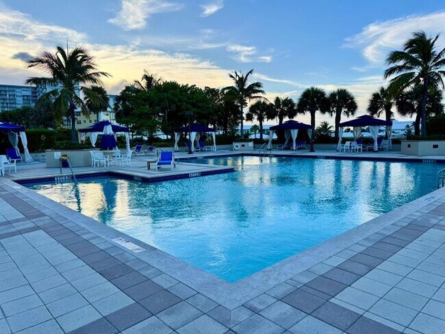 Building Photo - 2100 S Ocean Ln