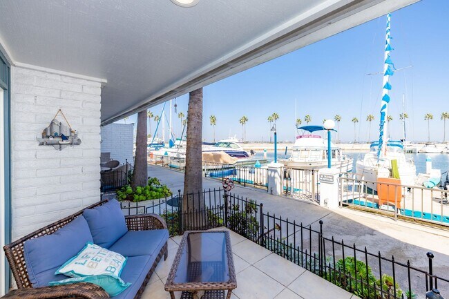 Building Photo - Single Level Condo on the Bay