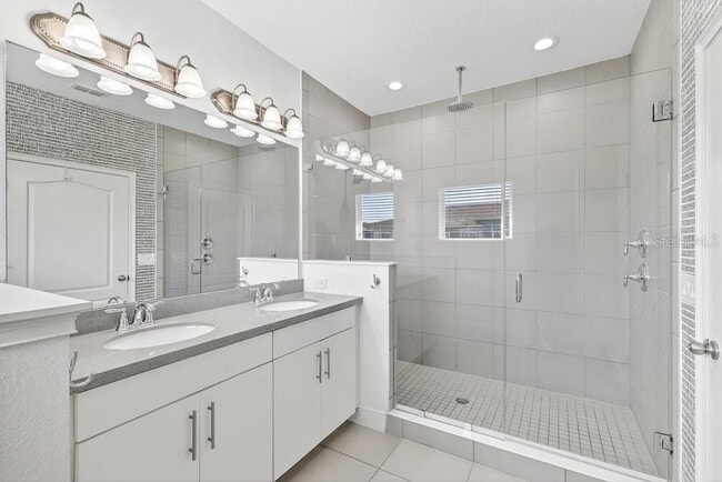 Building Photo - 8443 Karrer Ter