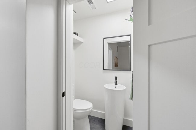 Building Photo - 321 W Columbia St