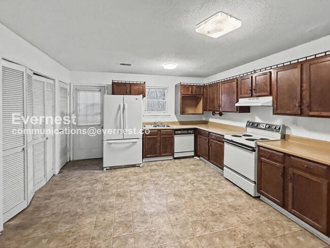 Building Photo - 426 Buckingham Cir