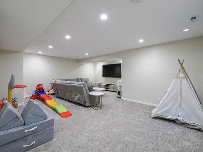 Building Photo - Beautiful House in Excellent Daybreak Location!