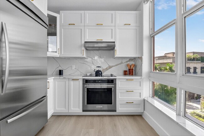 Building Photo - 550 Okeechobee Blvd