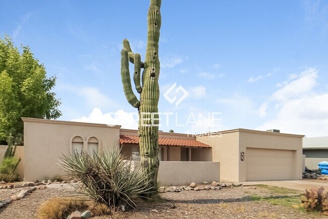 Building Photo - Charming 4 bedroom POOL home in Phoenix!