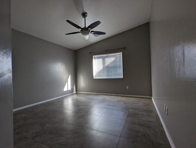 Building Photo - 3 Bedroom 2 Bath Rental in Sahuarita