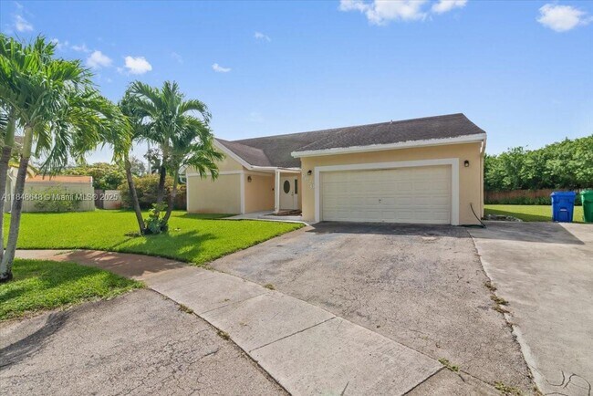 Building Photo - 8920 Crescent Dr
