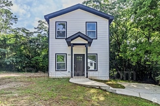 Building Photo - 114 Emily St