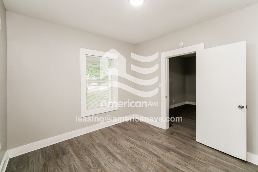 Building Photo - 3618 N Hawthorne Ln