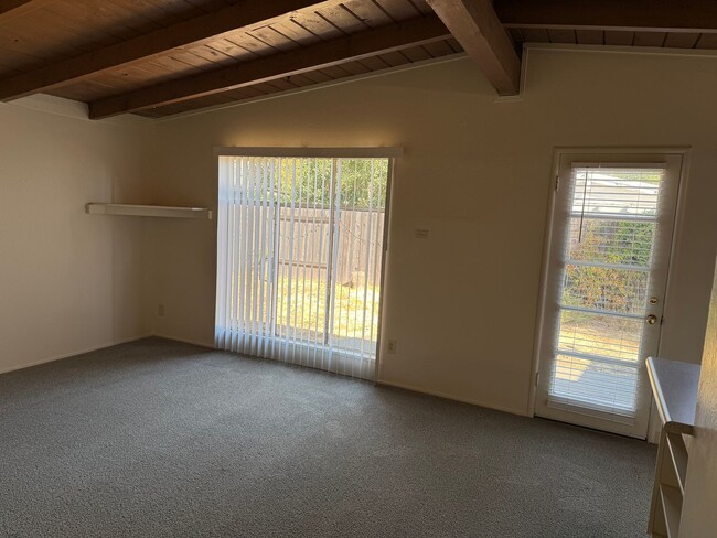 Building Photo - Charming Pet Friendly 3-Bedroom in Quiet Cul-de-sac-$750 OFF FIRST MONTH'S RENT!!!