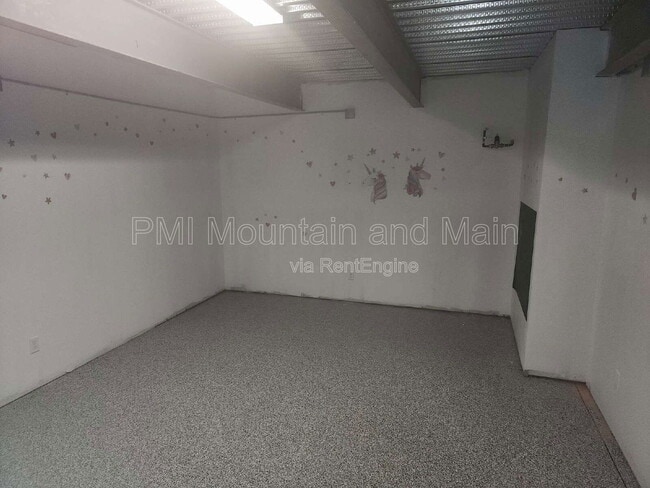 Building Photo - 52 Kirby Rd