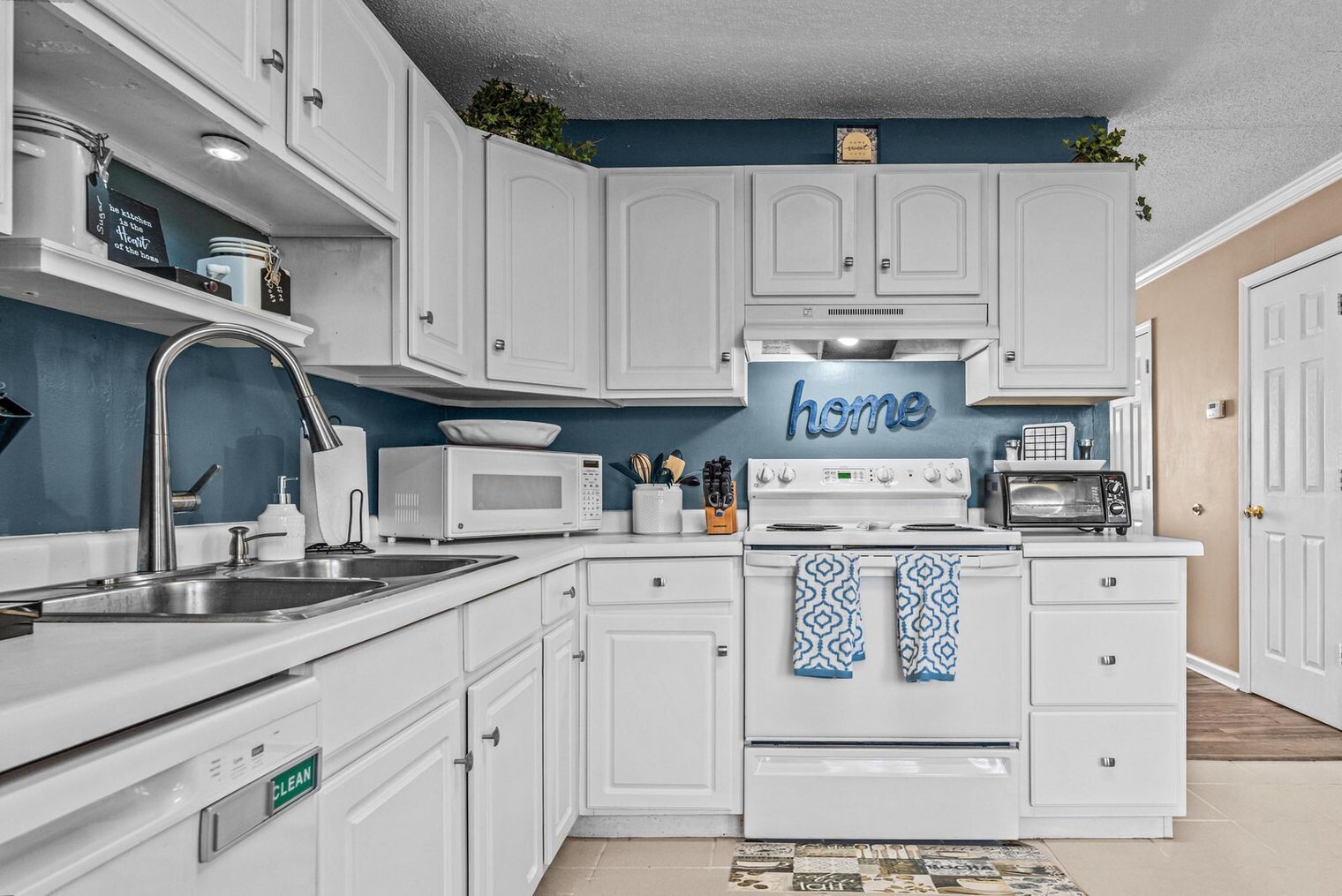 Building Photo - 100 Woodstone Dr