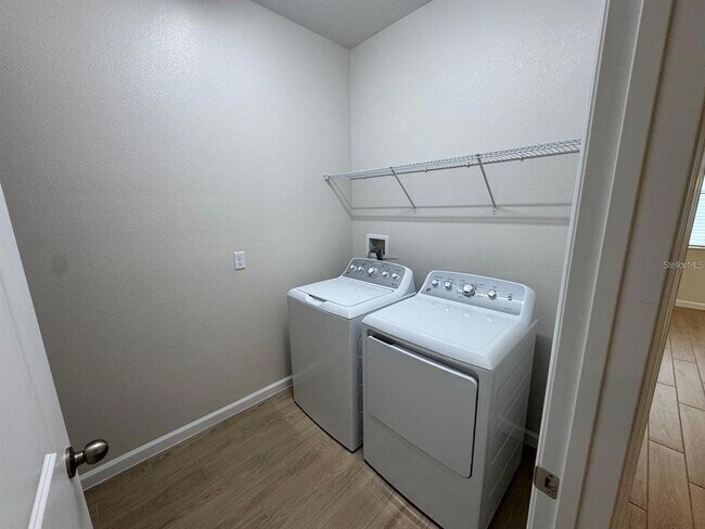 Building Photo - 486 Lady Palm St