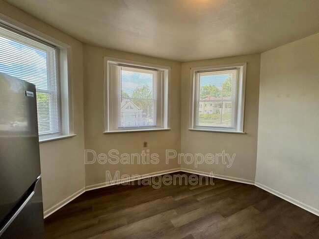 Building Photo - 212 N Highland Ave