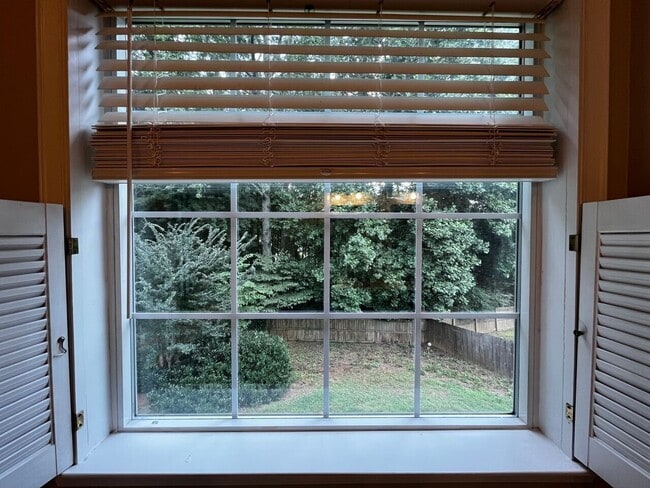 Building Photo - 10055 Lauren Hall Ct