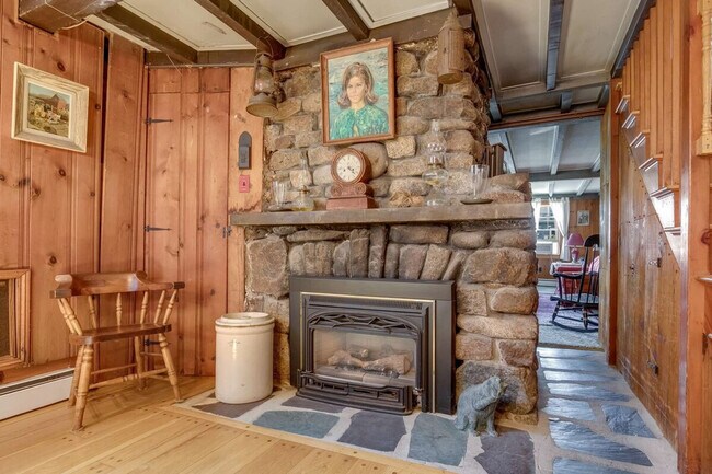 Building Photo - 6 Middle Rd