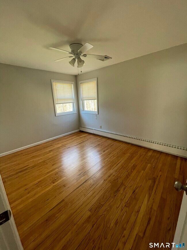 Building Photo - 26 Tamarack Cir