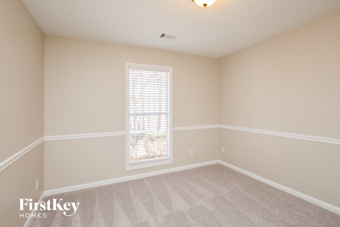 Building Photo - 1510 Smoke Hill Dr NE