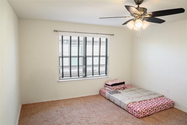 Building Photo - 606 Screech Owl Dr