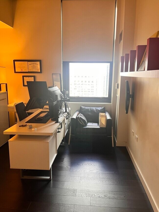 Building Photo - 235 W Van Buren St