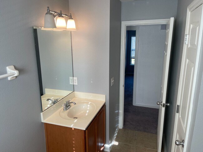 Building Photo - Beautiful 2 Story Home in St. Johns County!