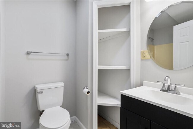 Building Photo - 72 Pioneer Ln