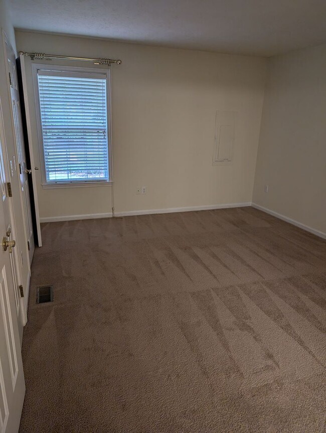 Building Photo - Spacious Home in Longhill Gate