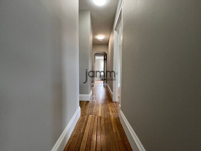 Building Photo - 1548 Alameda-Upper