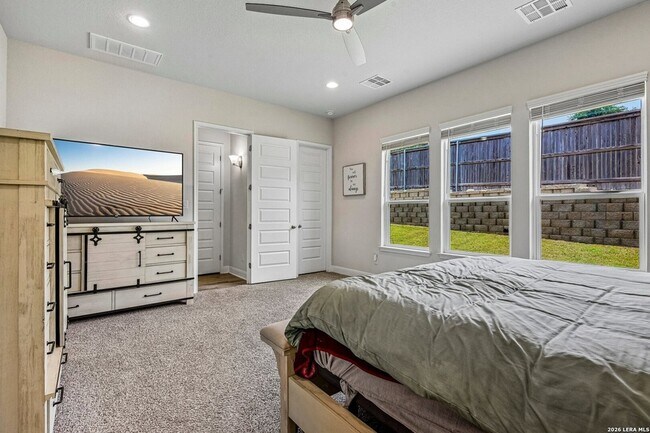 Building Photo - 1136 Aidenbaum