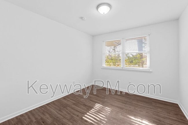 Building Photo - 3327 Cockatoo Rd