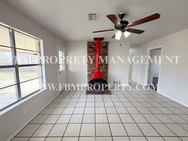 Building Photo - 549 N 62nd St