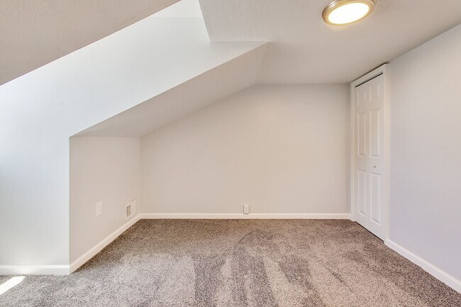Building Photo - Beautiful 4 Bed 3 Bath Home in Lawrenceville!