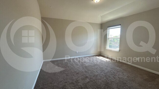 Building Photo - 2221 Candler Club Way