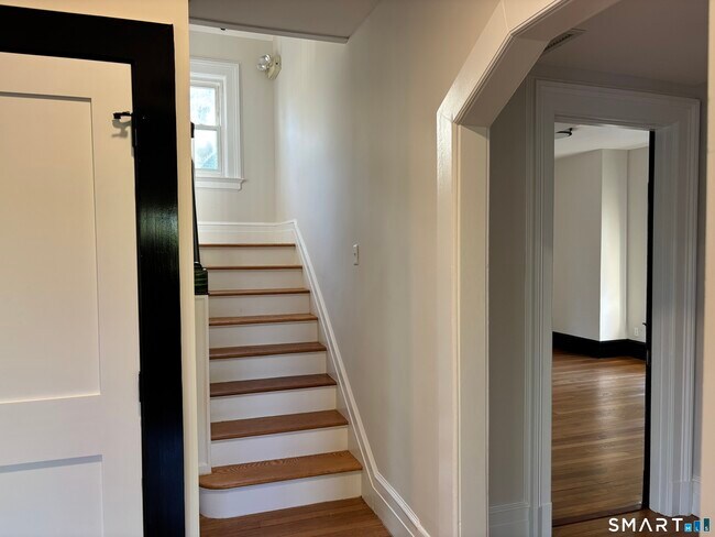 Building Photo - 2750 Whitney Ave