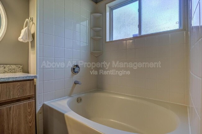 Building Photo - 6020 Winterpointe Ln
