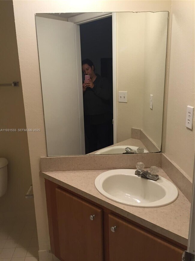 Building Photo - 2445 SW 18th Terrace