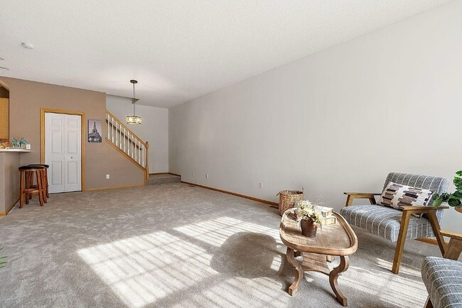 Building Photo - 9649 Alvarado Ln N