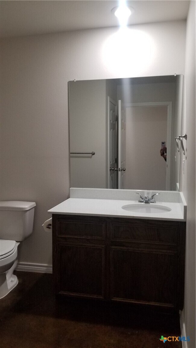 Building Photo - 202 Lowes Blvd