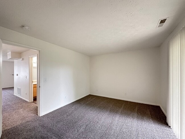 Building Photo - Battle Creek 1 Bedroom / 1 Bath Apartment – Available Now!