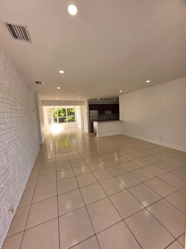 Building Photo - 681 SW 29th Ter