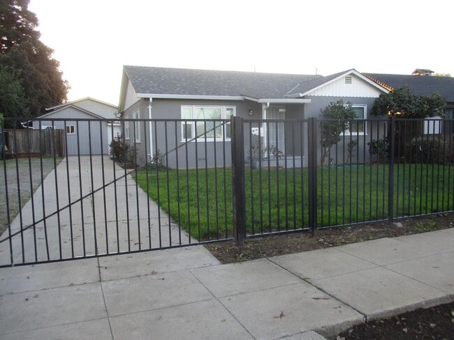 Building Photo - 7931 Carmel St