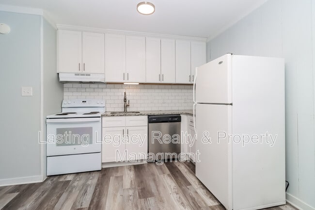 Building Photo - 2325 15th St NE