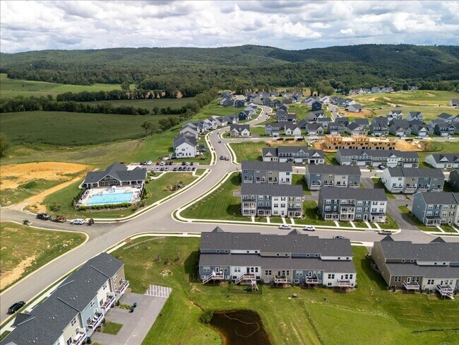 Building Photo - Spacious Home in Westhill Community - Rent...